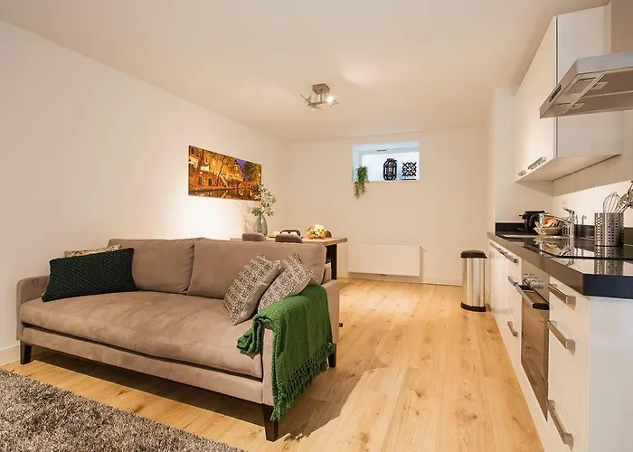 Canal Garden Apartments I By Vgw