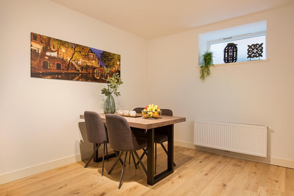 Canal Garden I By Vgw Utrecht